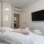 La شقة
