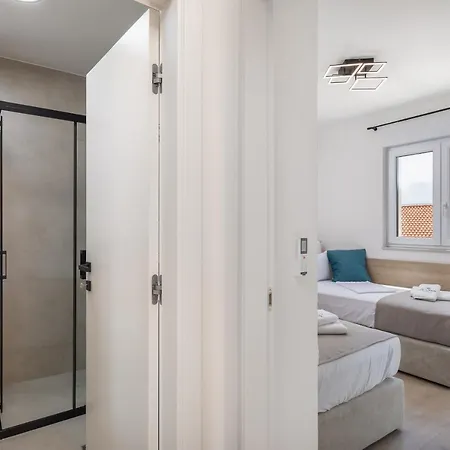 La Apartment *