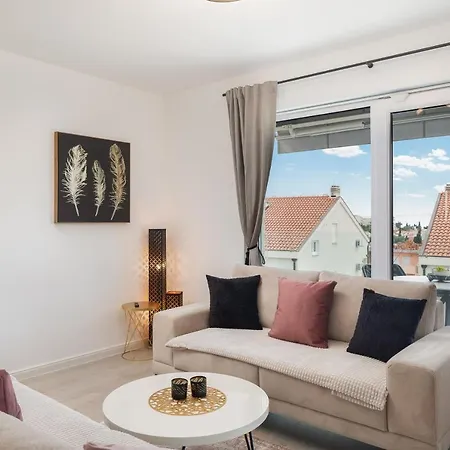 Apartment La