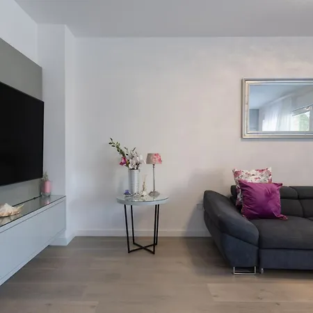 Apartment La